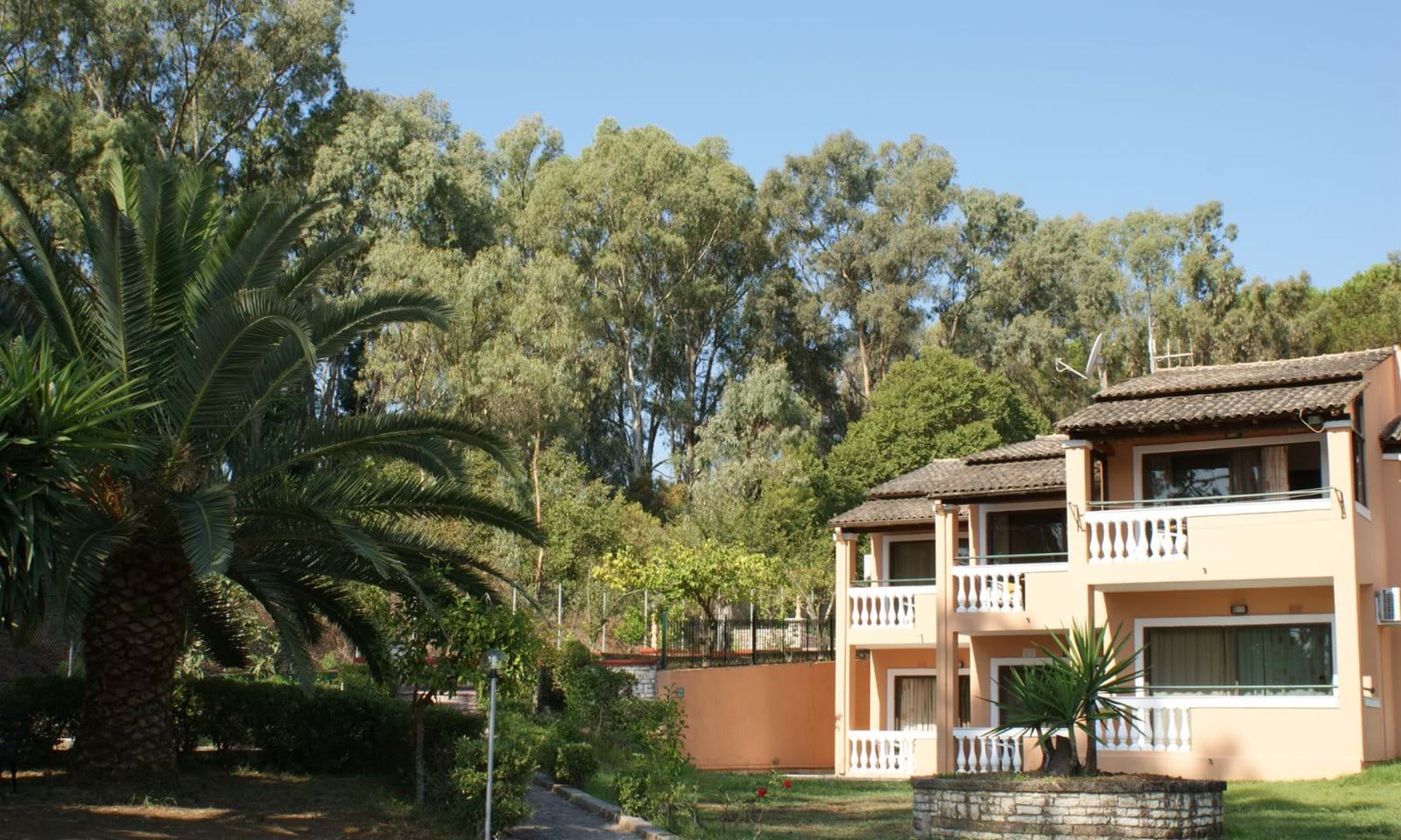 Listing photograph 4 of 16 of the commercial in Kommeno, published by Corfu Home Finders.