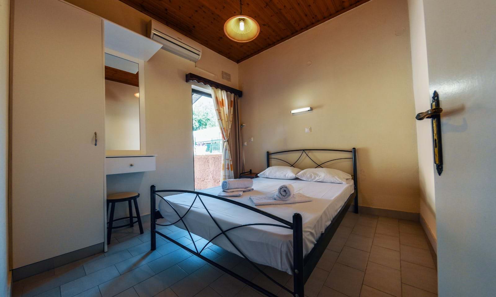 Listing photograph 13 of 16 of the commercial in Kommeno, published by Corfu Home Finders.