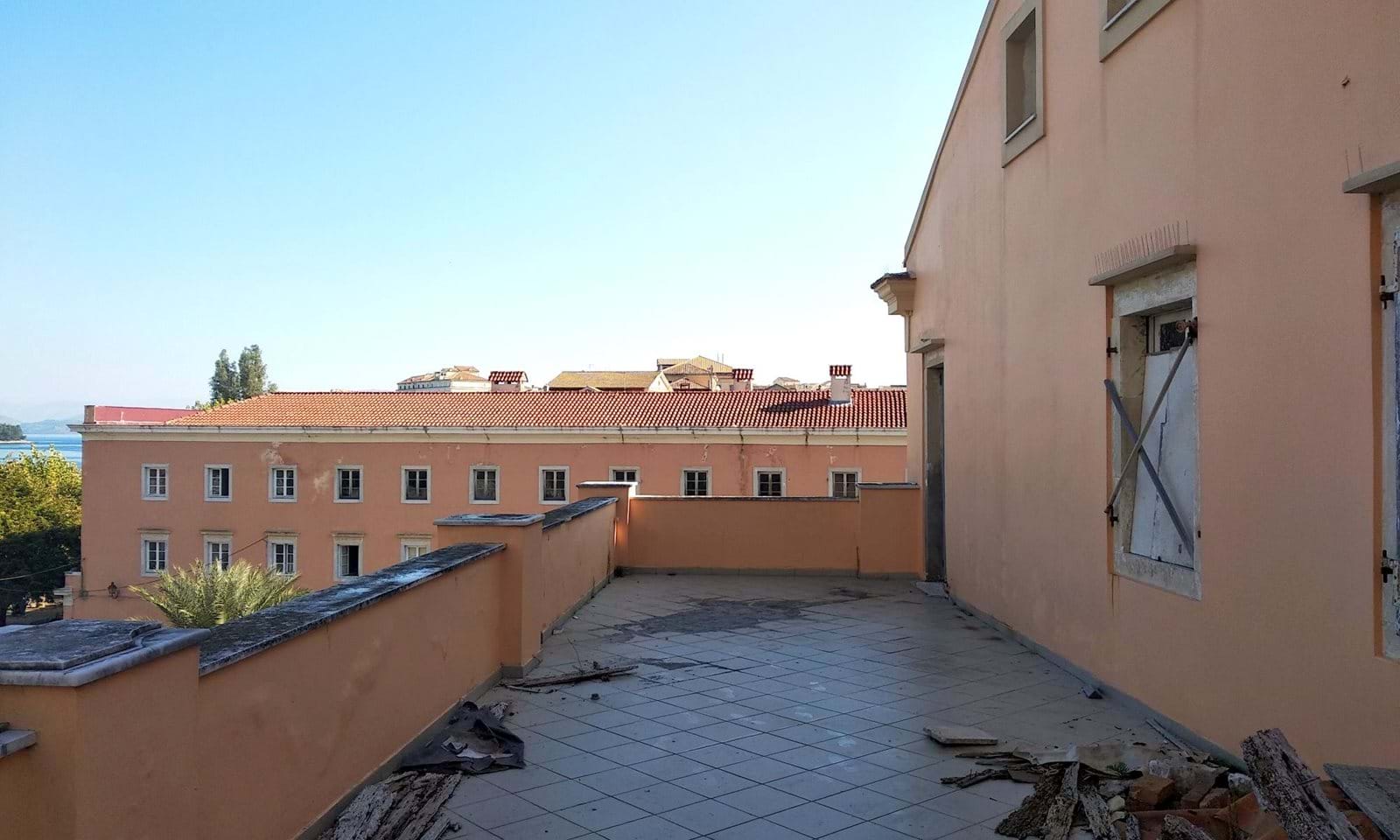 Listing photograph 13 of 17 of the apartment in Corfu Town, published by Corfu Home Finders.