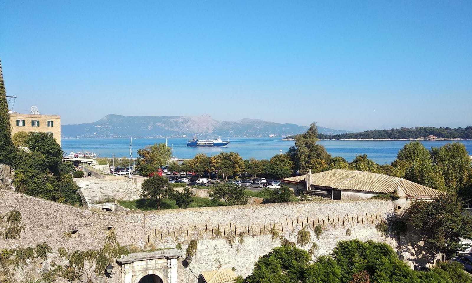 Listing photograph 4 of 17 of the apartment in Corfu Town, published by Corfu Home Finders.