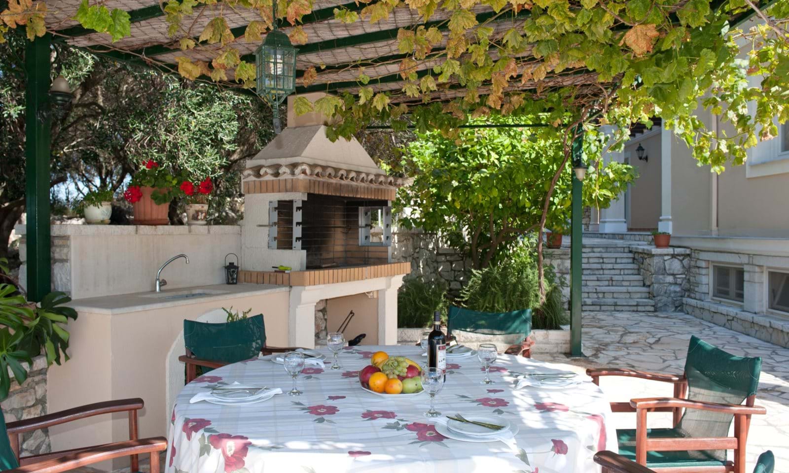 Listing photograph 13 of 17 of the house in Kassiopi, published by Corfu Home Finders.