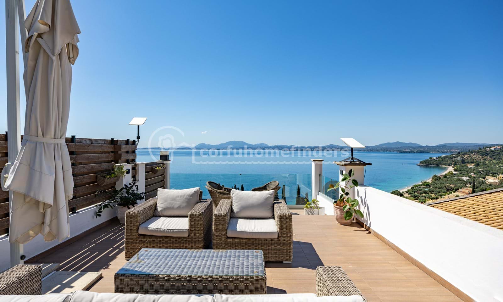 Listing photograph 1 of 13 of the apartment in Barbati, published by Corfu Home Finders.