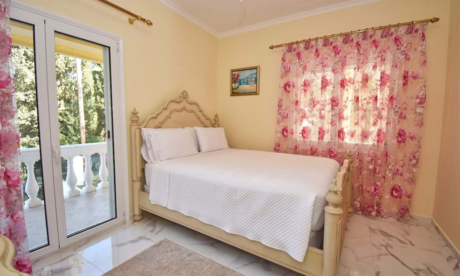 Listing photograph 13 of 23 of the house in Gastouri, published by Corfu Home Finders.