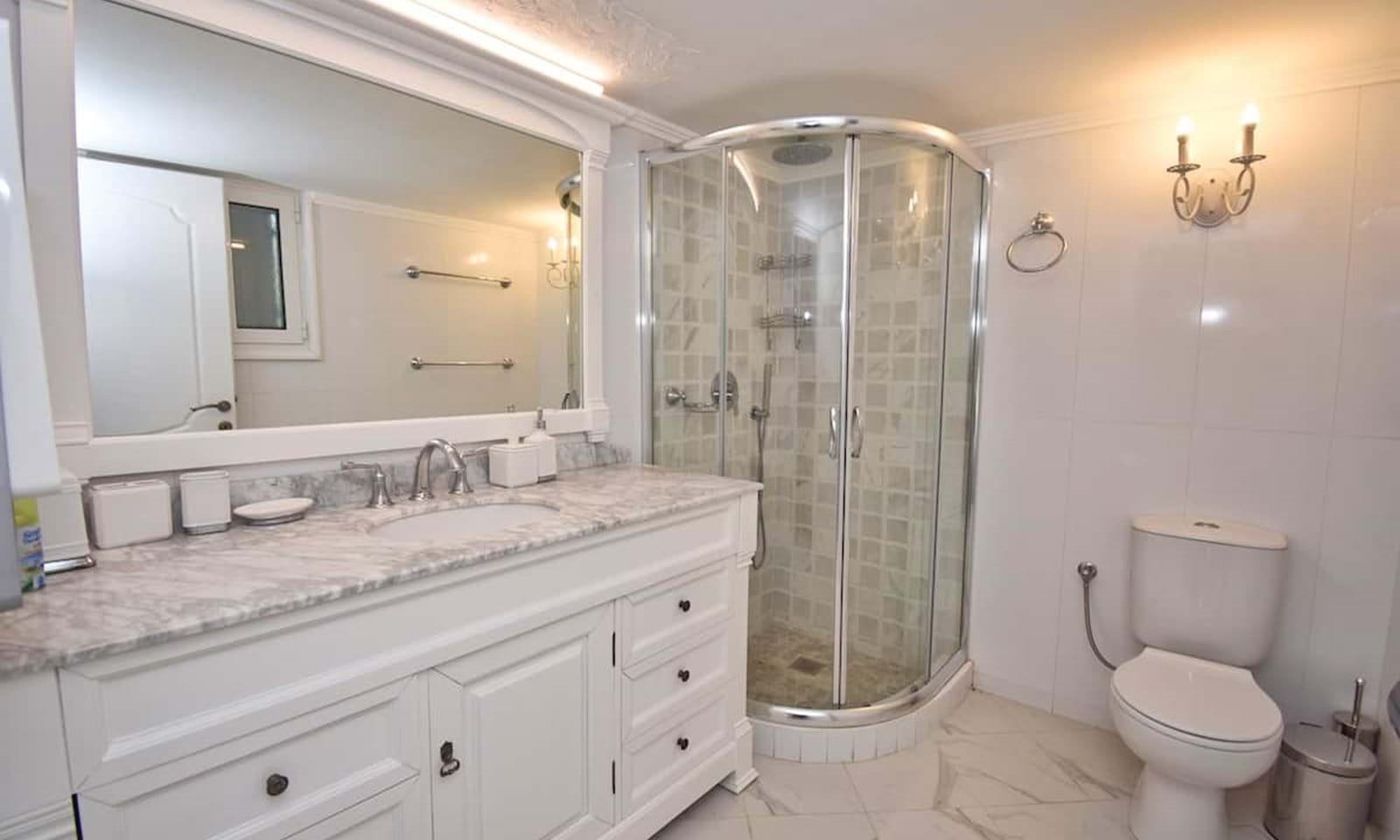 Listing photograph 16 of 23 of the house in Gastouri, published by Corfu Home Finders.