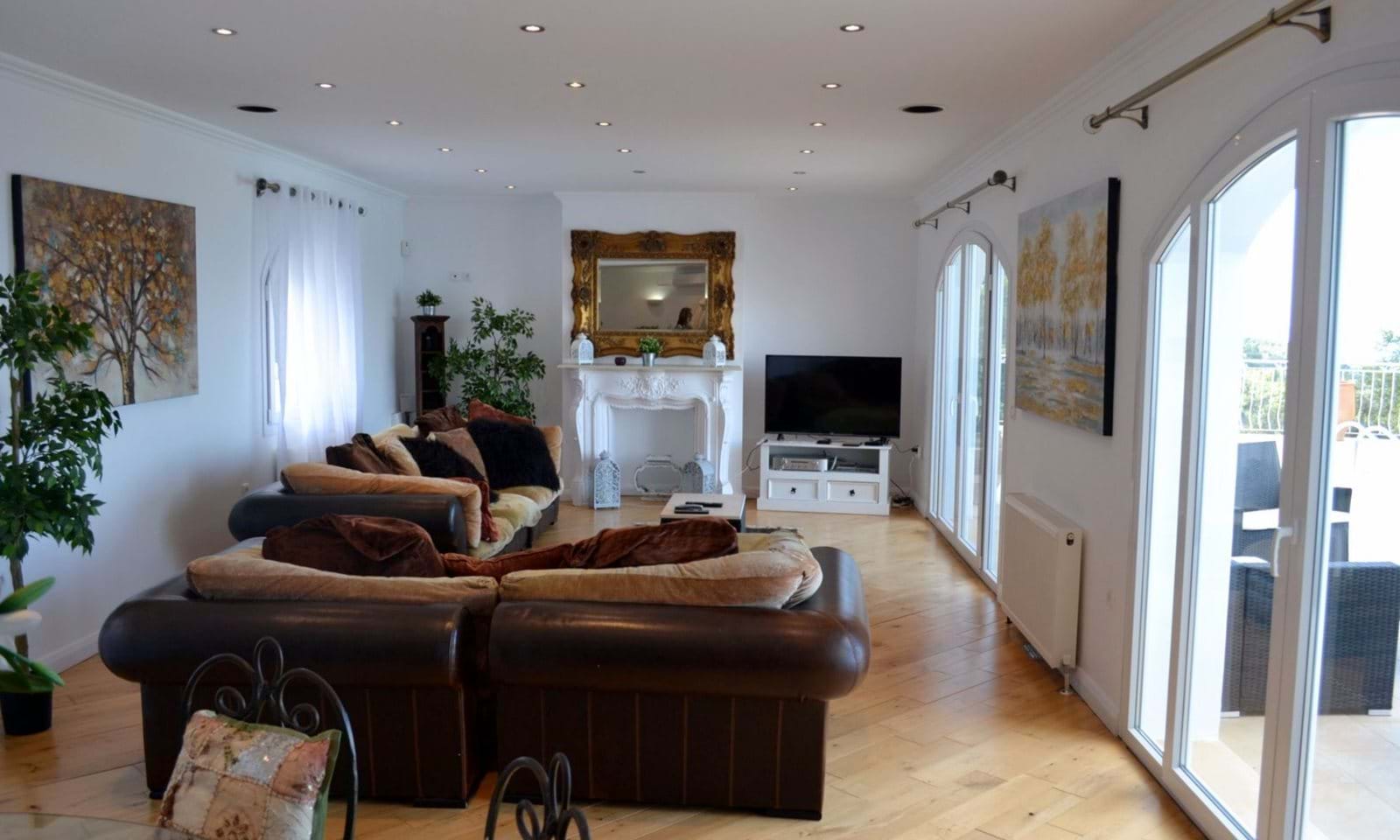 Listing photograph 10 of 21 of the house in Loutses, published by Corfu Home Finders.