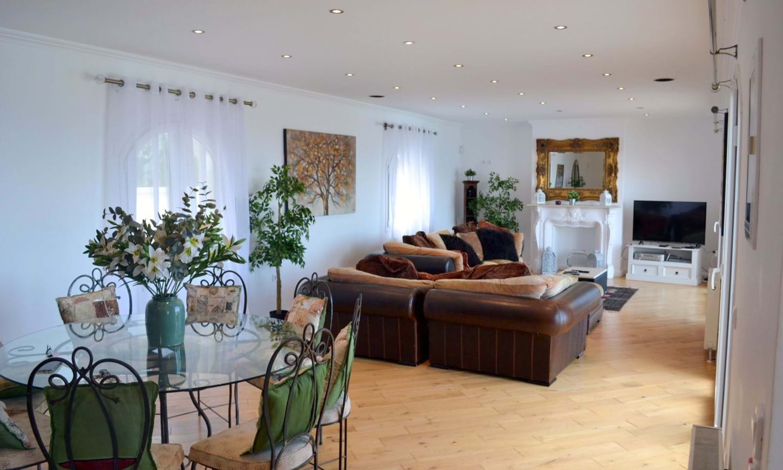 Listing photograph 6 of 21 of the house in Loutses, published by Corfu Home Finders.