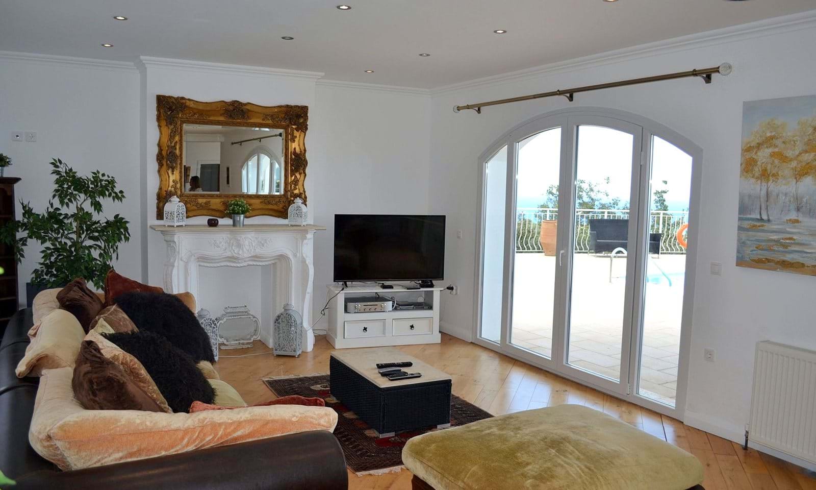 Listing photograph 8 of 21 of the house in Loutses, published by Corfu Home Finders.