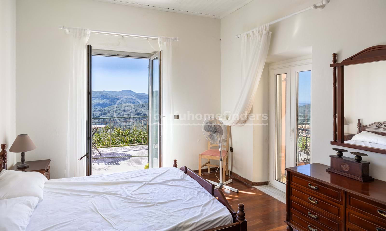 Listing photograph 18 of 37 of the house in Sgourades, published by Corfu Home Finders.