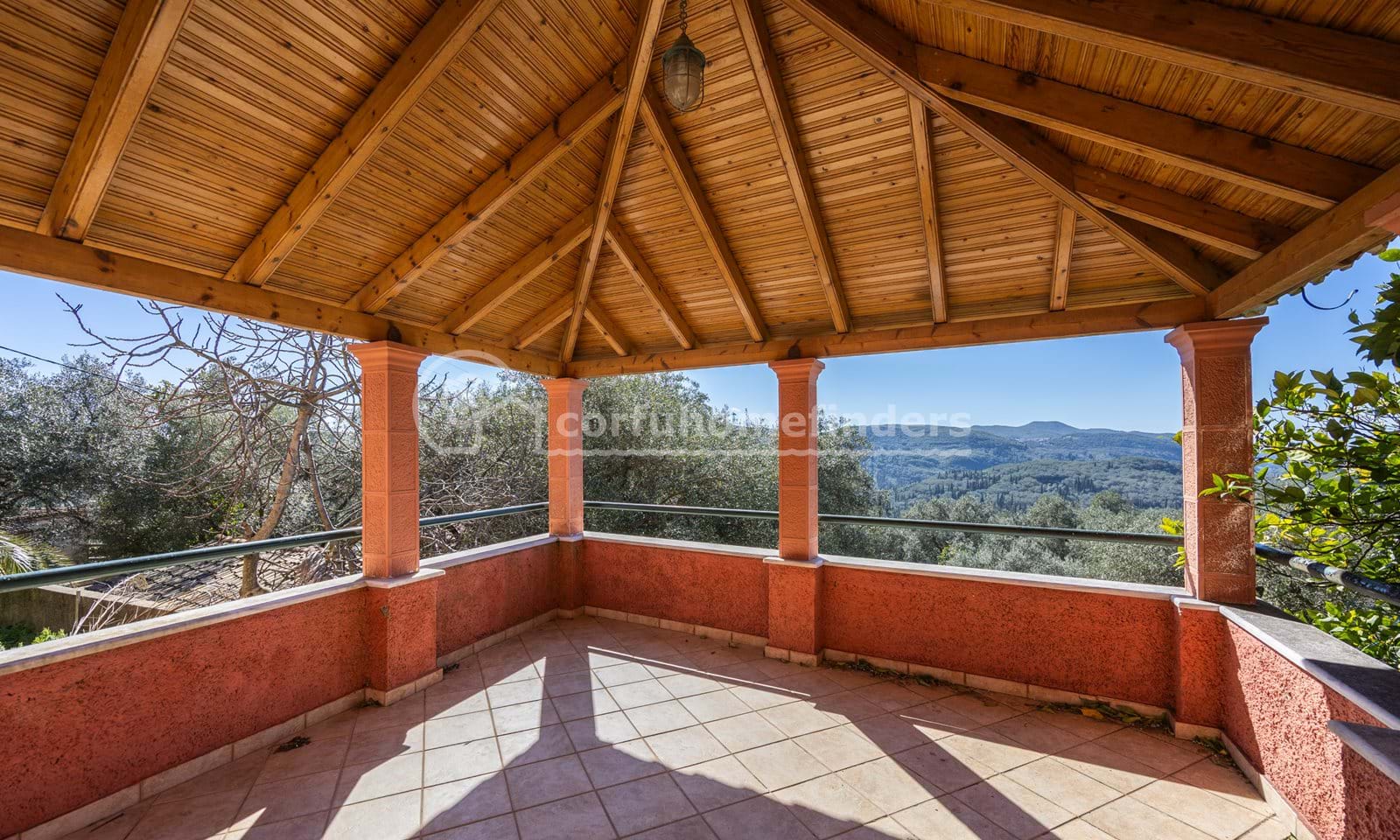 Listing photograph 13 of 37 of the house in Sgourades, published by Corfu Home Finders.