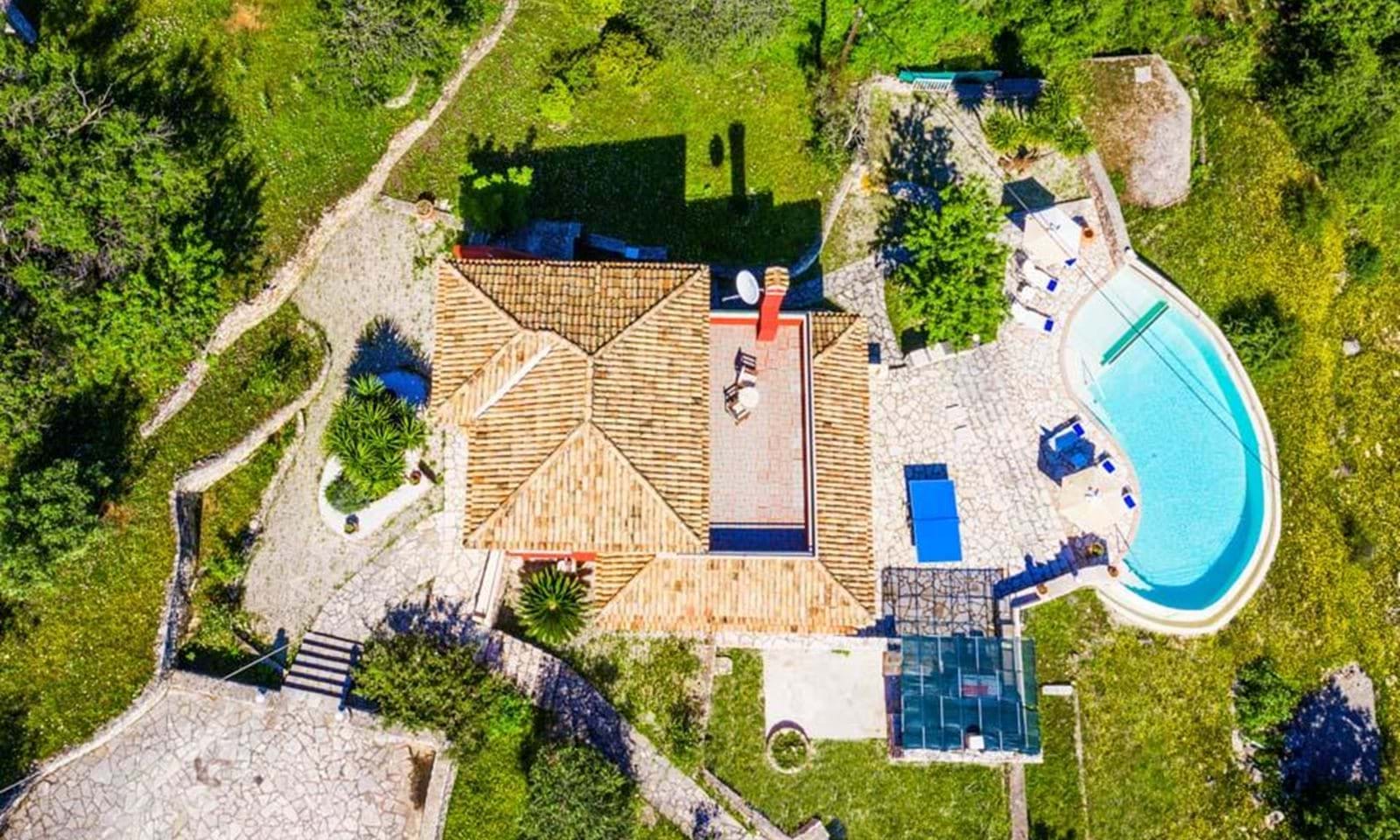 Listing photograph 3 of 15 of the house in Kassiopi, published by Corfu Home Finders.