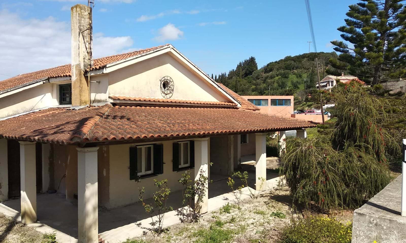 Listing photograph 1 of 11 of the house in Kavadades, published by Corfu Home Finders.