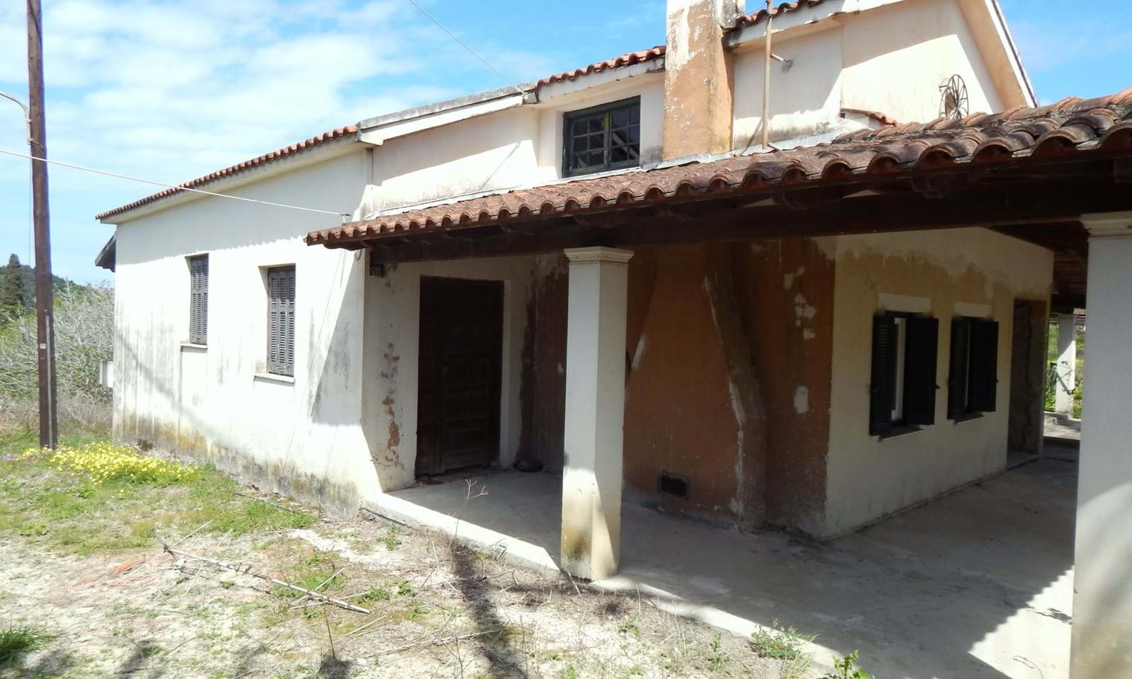 Listing photograph 7 of 11 of the house in Kavadades, published by Corfu Home Finders.