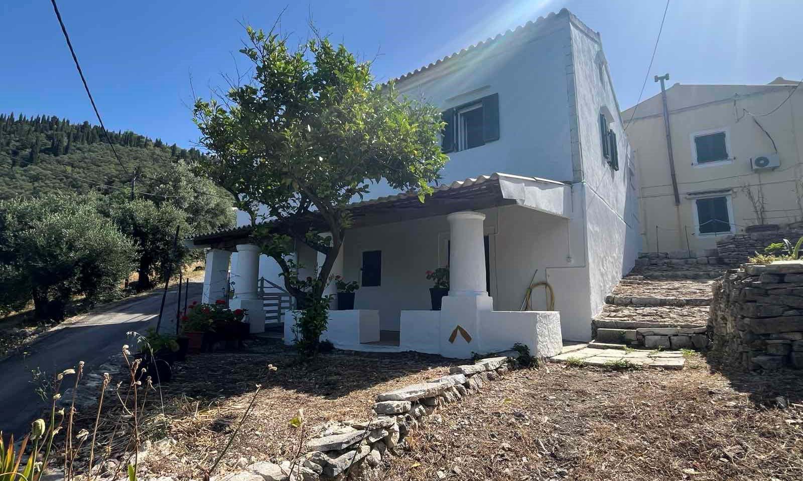 Listing photograph 3 of 18 of the house in Katavolos, published by Corfu Home Finders.