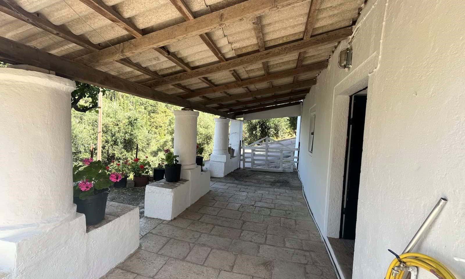 Listing photograph 14 of 18 of the house in Katavolos, published by Corfu Home Finders.