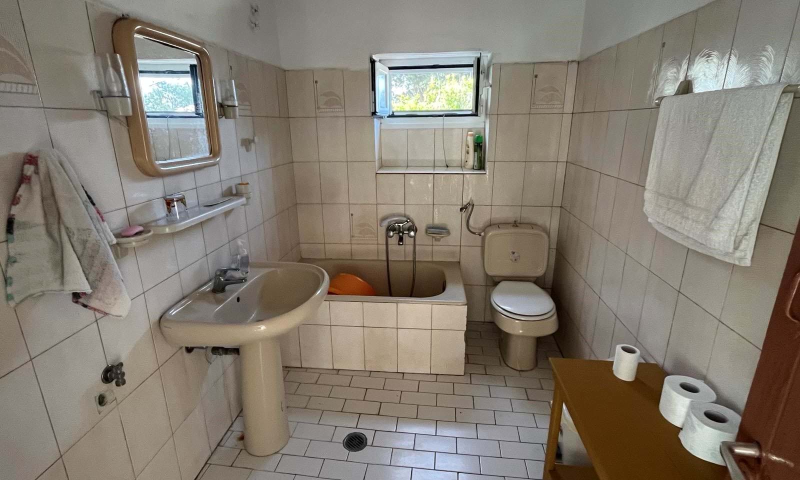 Listing photograph 10 of 18 of the house in Katavolos, published by Corfu Home Finders.