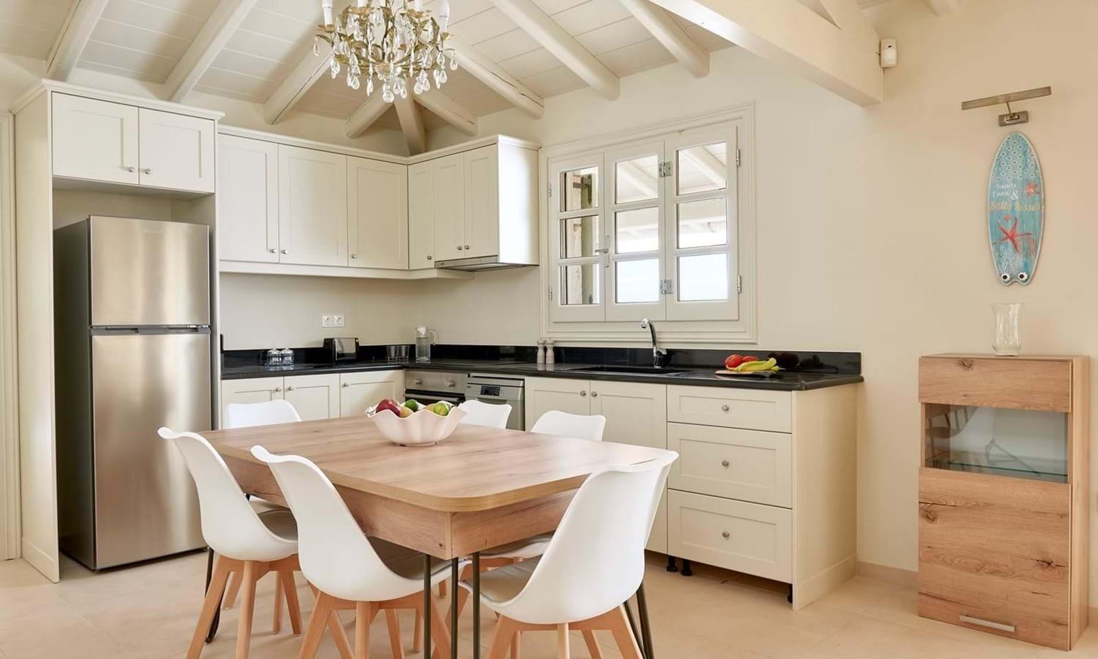 Listing photograph 6 of 14 of the house in Kassiopi, published by Corfu Home Finders.