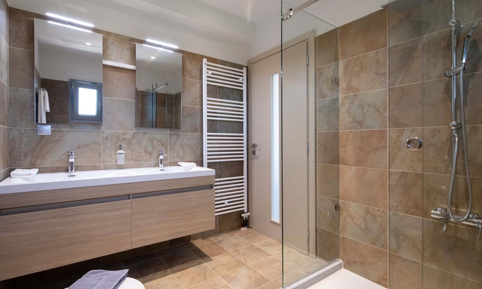 Listing photograph 10 of 29 of the house in Kommeno, published by Corfu Home Finders.
