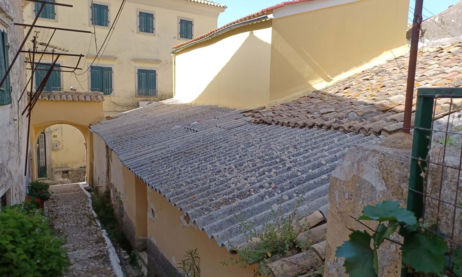 Listing photograph 14 of 16 of the house in Lakones, published by Corfu Home Finders.