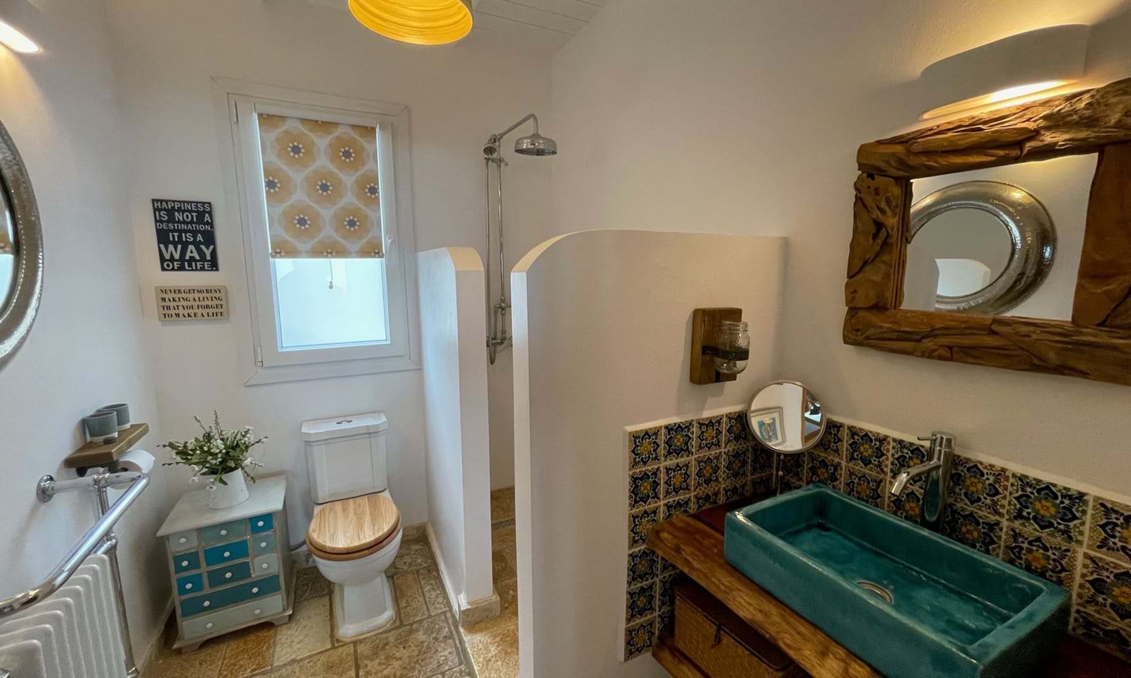 Listing photograph 19 of 25 of the house in Loutses, published by Corfu Home Finders.