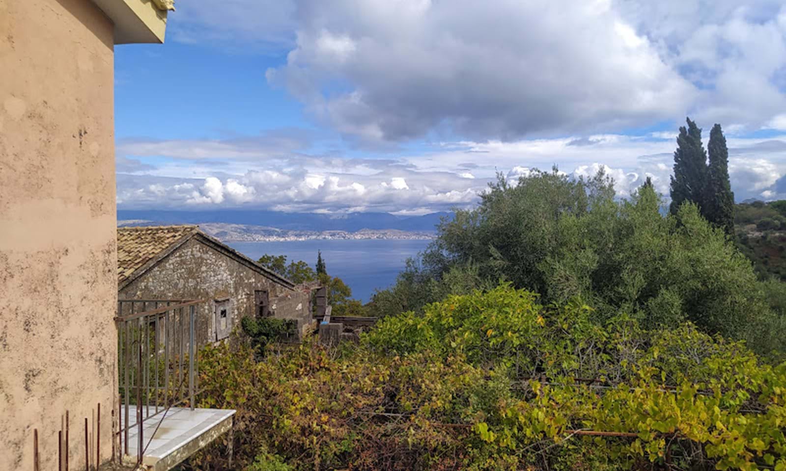 Listing photograph 1 of 9 of the house in Loutses, published by Corfu Home Finders.