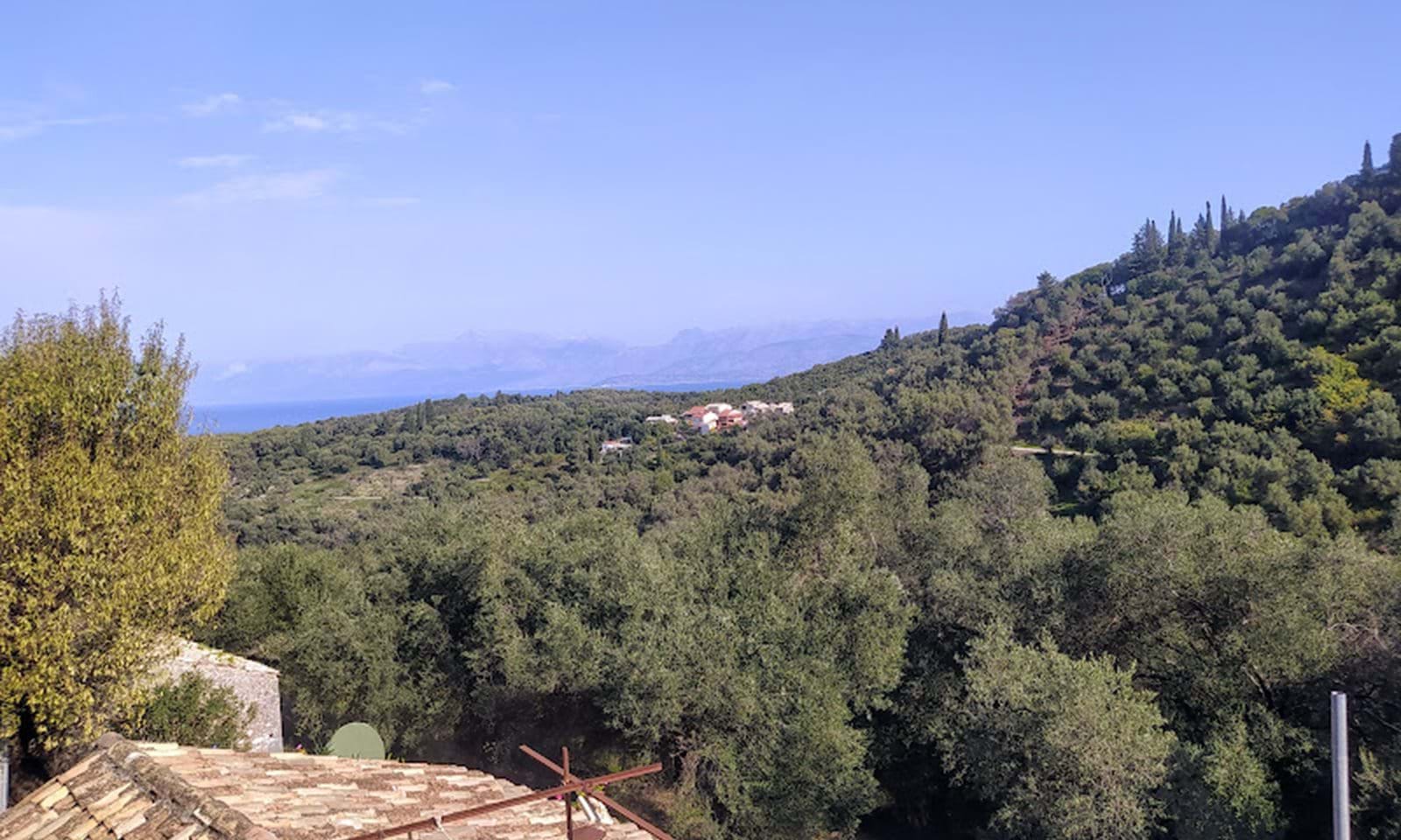 Listing photograph 9 of 19 of the house in Perithia, published by Corfu Home Finders.