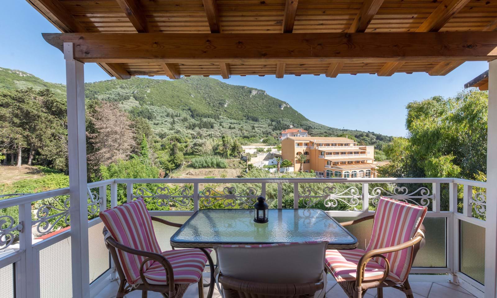 Listing photograph 9 of 11 of the apartment in Paramonas, published by Corfu Home Finders.
