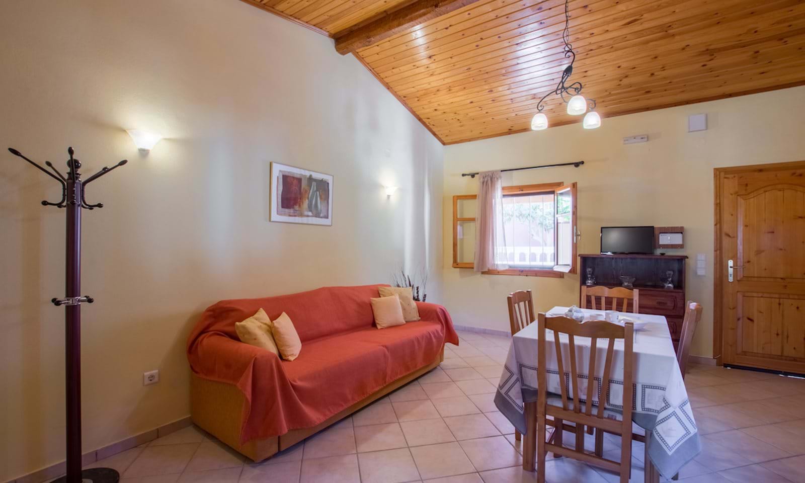 Listing photograph 6 of 11 of the apartment in Paramonas, published by Corfu Home Finders.