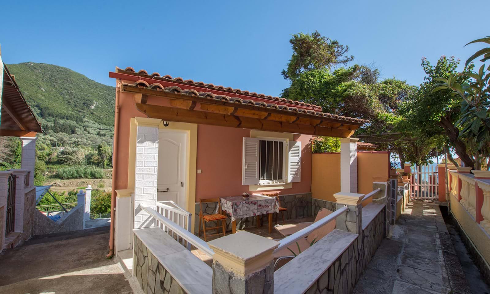 Listing photograph 1 of 11 of the apartment in Paramonas, published by Corfu Home Finders.