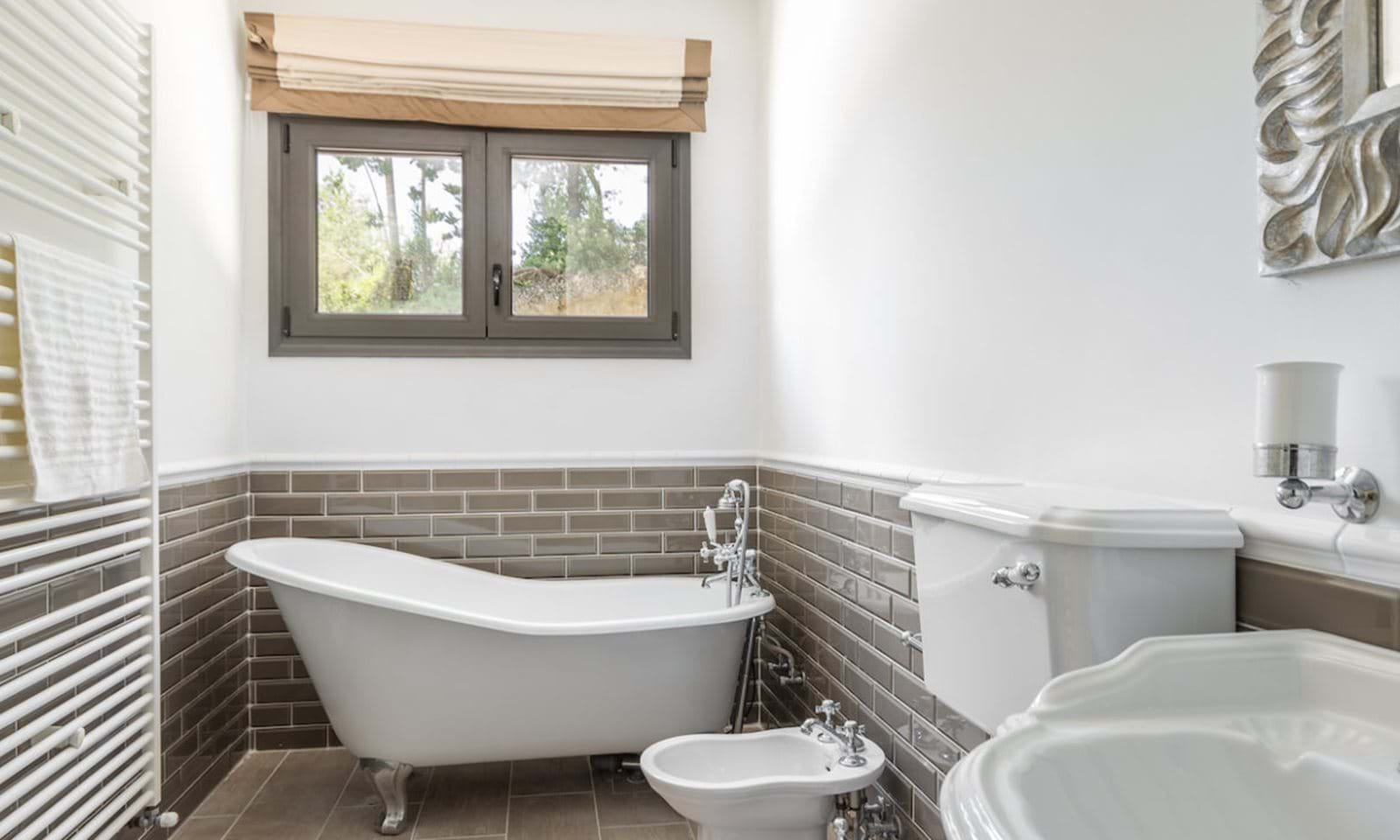 Listing photograph 10 of 19 of the house in Gastouri, published by Corfu Home Finders.