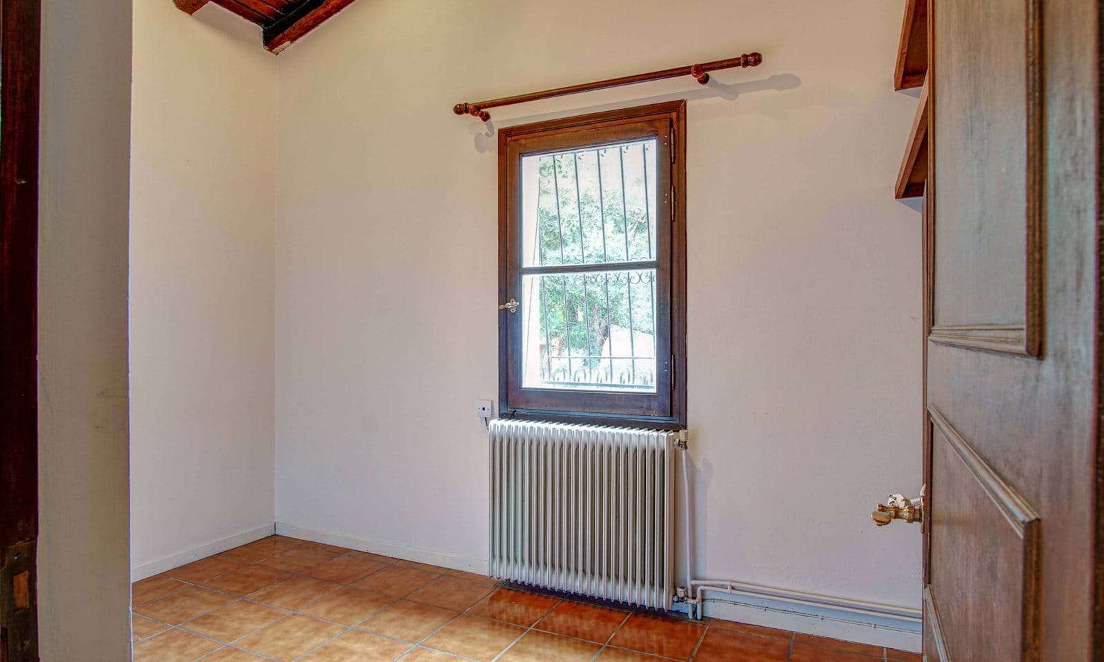 Listing photograph 18 of 24 of the house in Kynopiastes, published by Corfu Home Finders.