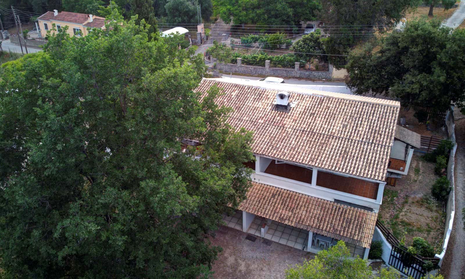 Listing photograph 2 of 24 of the house in Kynopiastes, published by Corfu Home Finders.