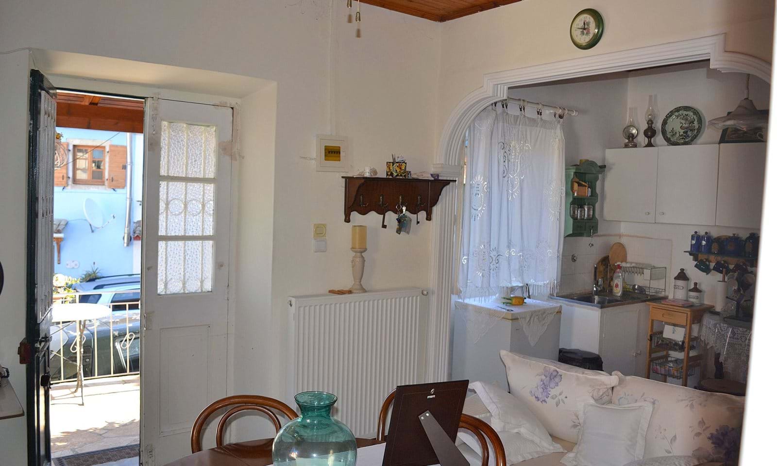 Listing photograph 4 of 9 of the house in Perithia, published by Corfu Home Finders.