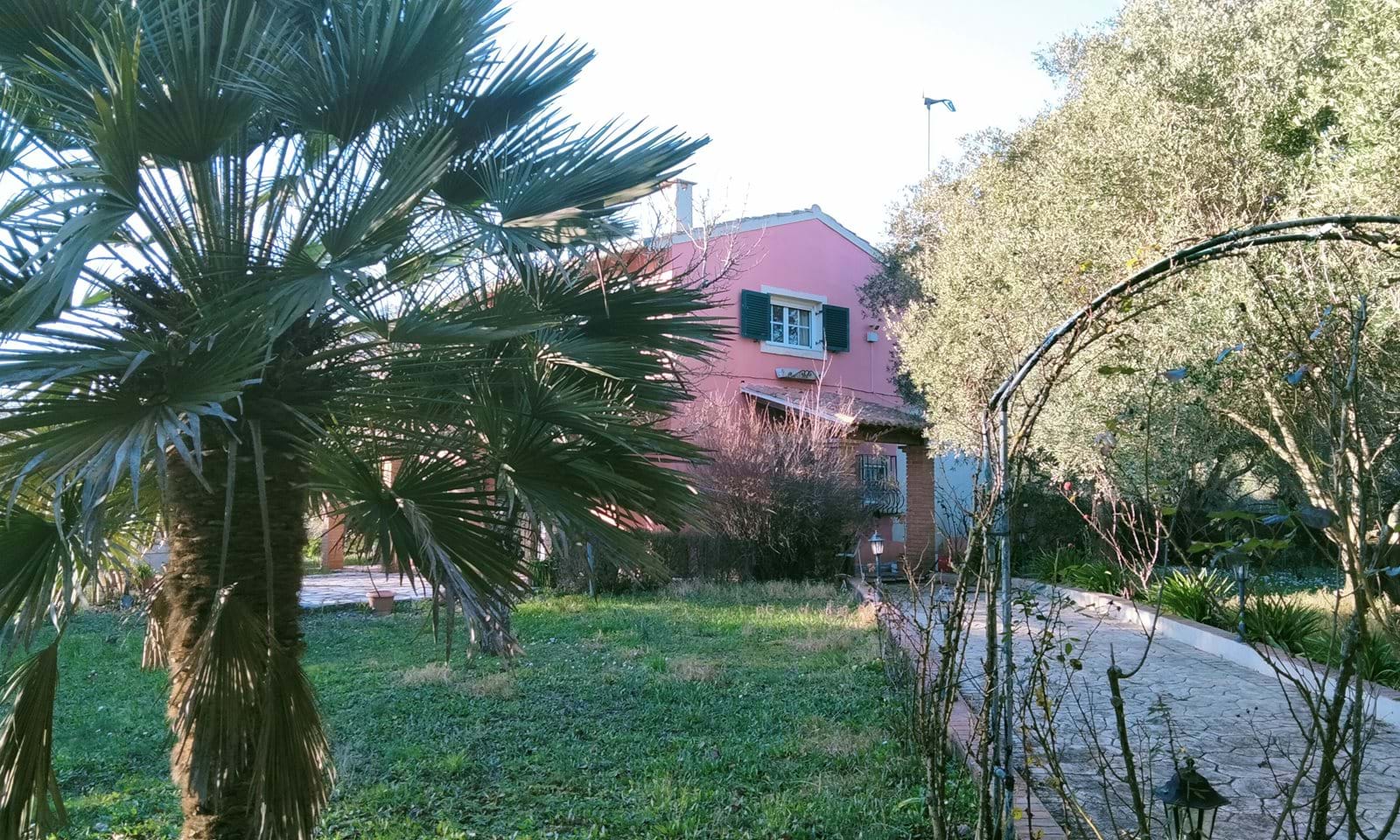 Listing photograph 2 of 14 of the house in Varypatades, published by Corfu Home Finders.