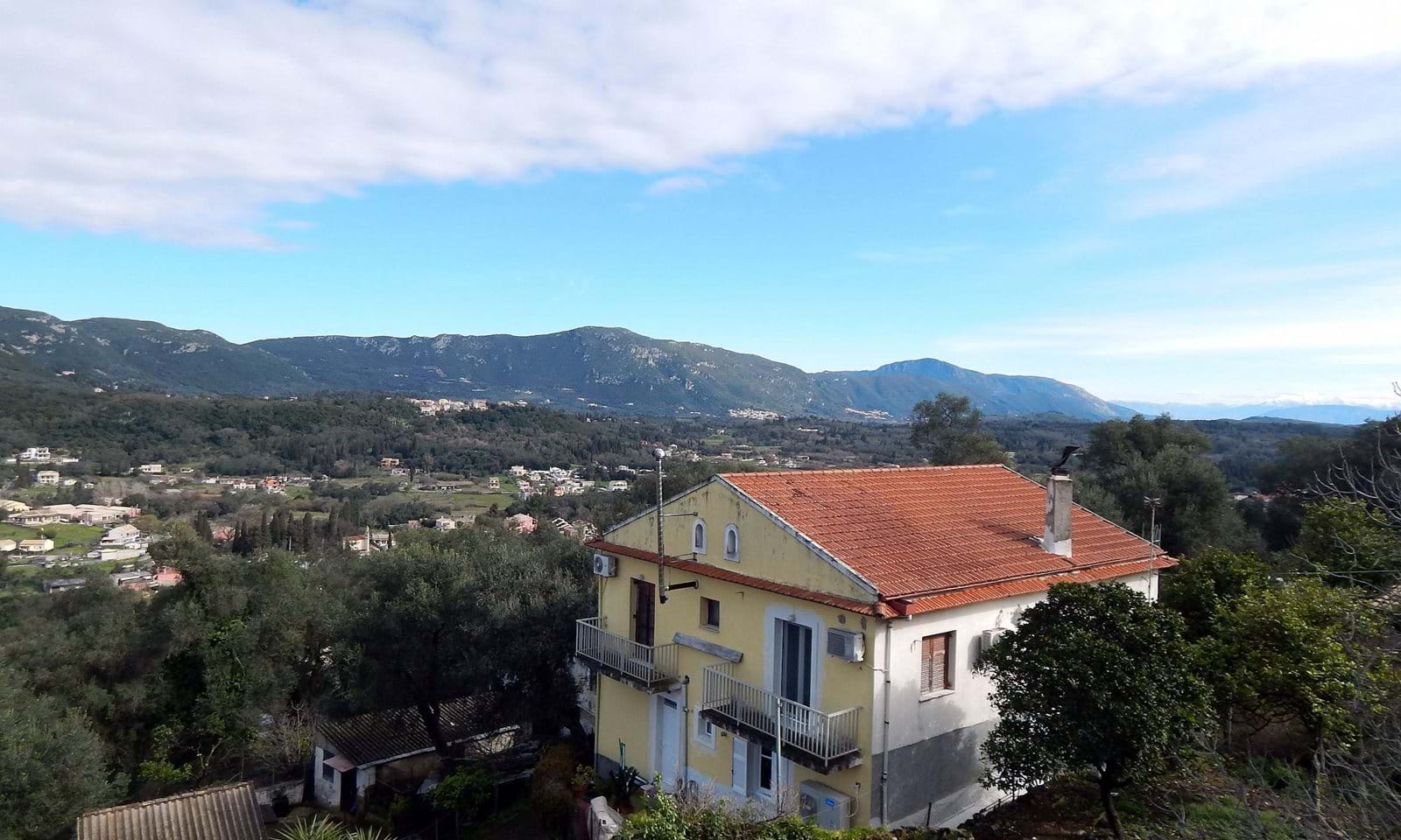 Listing photograph 4 of 9 of the house in Liapades, published by Corfu Home Finders.