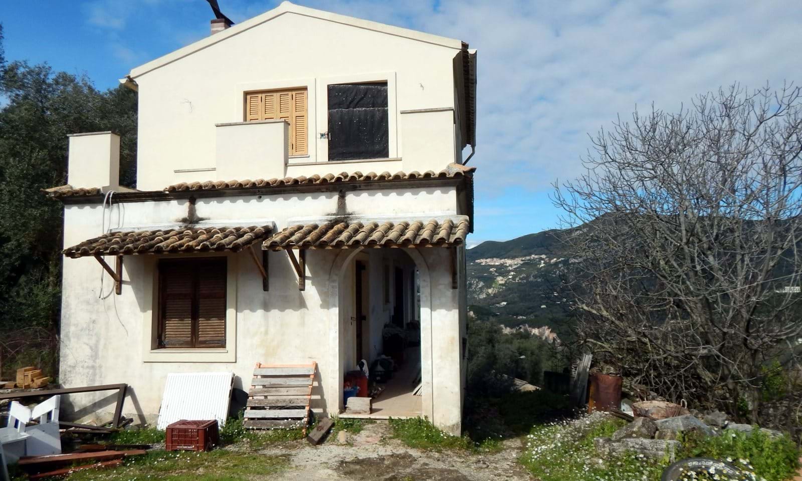 Listing photograph 1 of 9 of the house in Liapades, published by Corfu Home Finders.