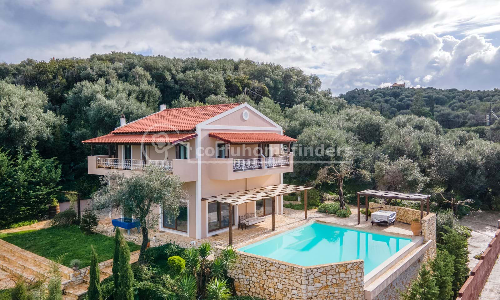 Listing photograph 3 of 32 of the house in Agios Spiridon, published by Corfu Home Finders.
