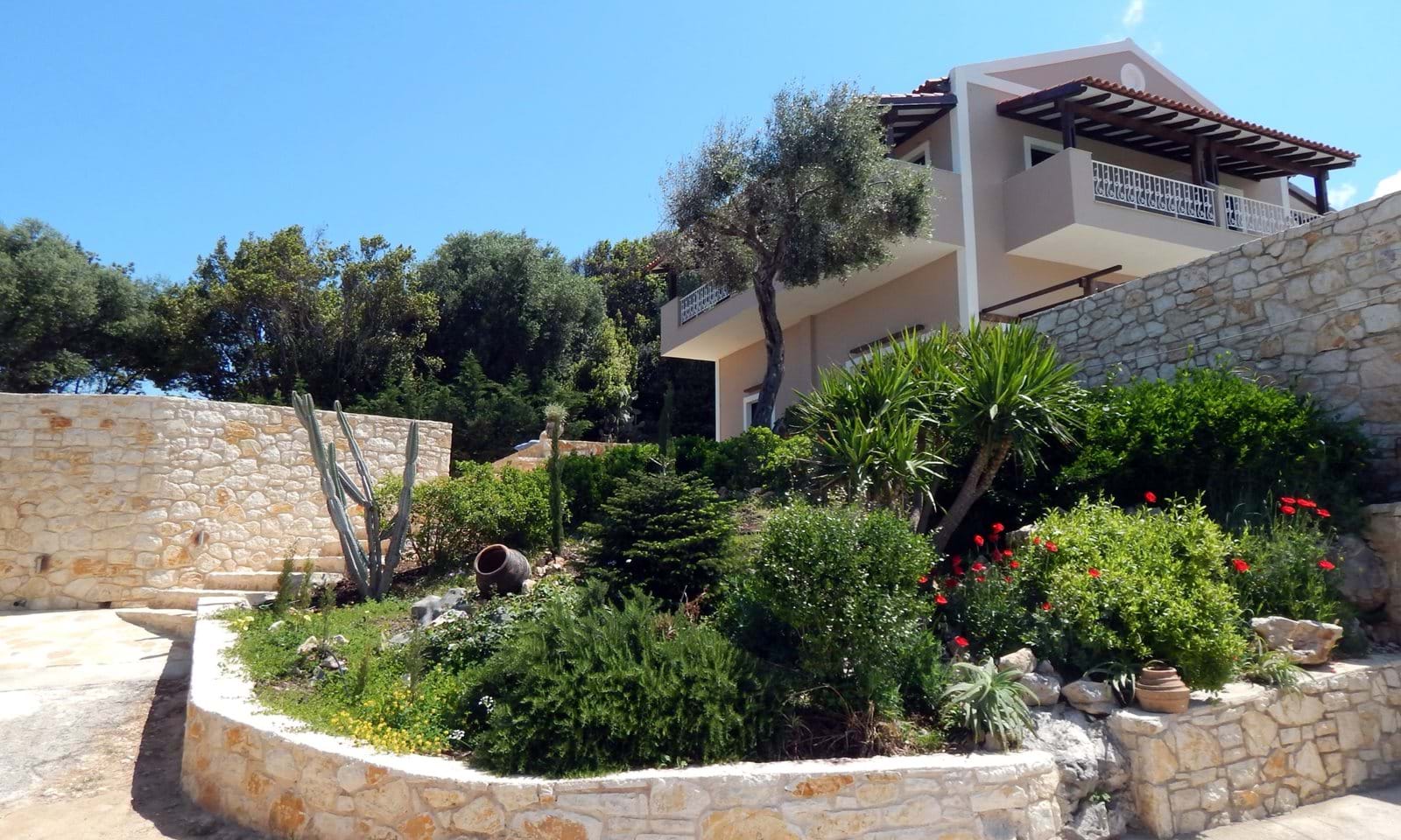 Listing photograph 4 of 32 of the house in Agios Spiridon, published by Corfu Home Finders.