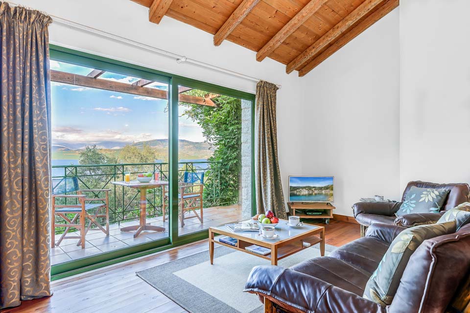 Listing photograph 9 of 24 of the house in Kalami, published by Corfu Home Finders.