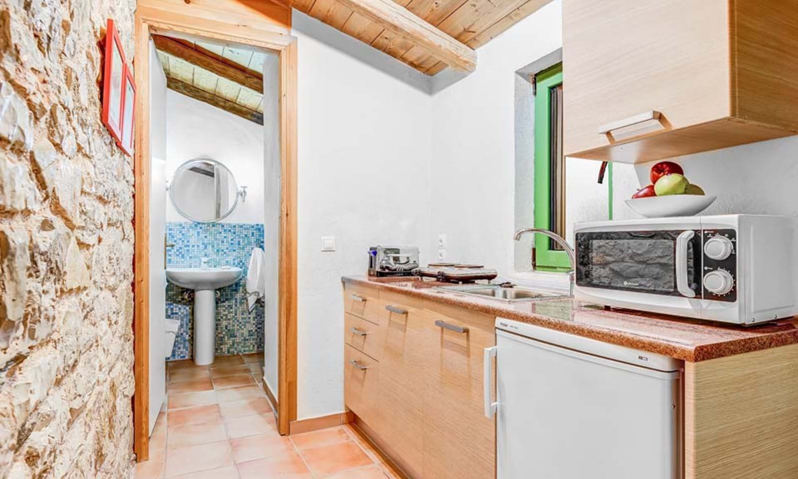 Listing photograph 20 of 24 of the house in Kalami, published by Corfu Home Finders.