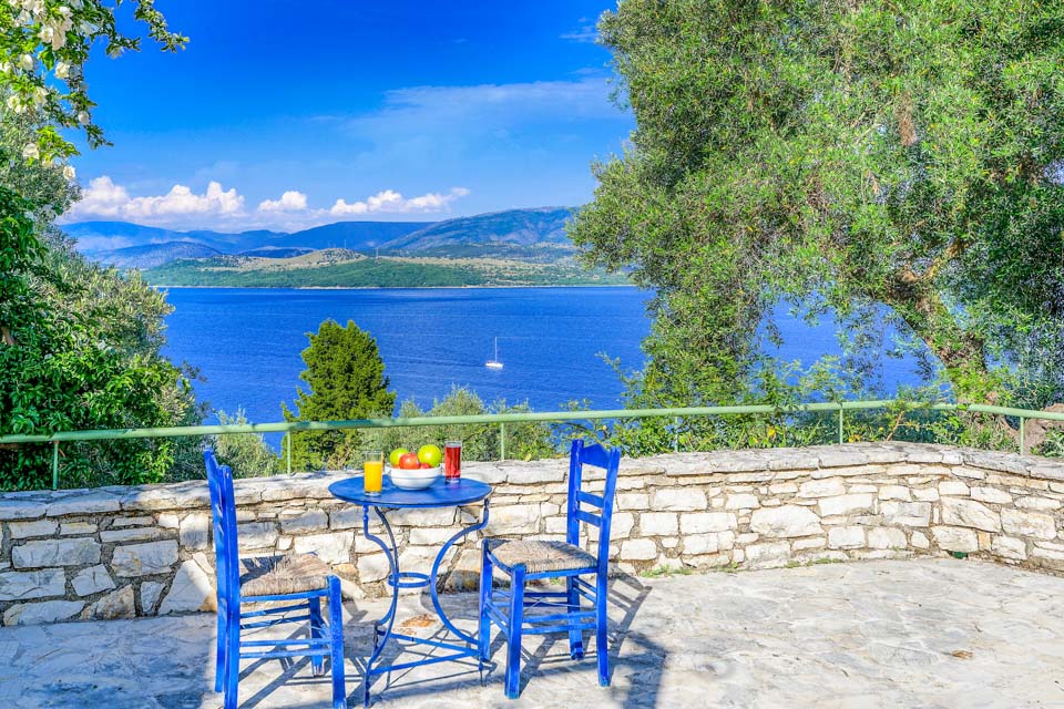 Listing photograph 23 of 24 of the house in Kalami, published by Corfu Home Finders.