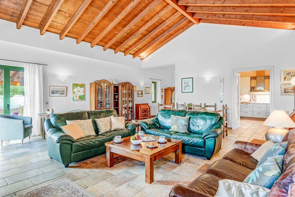Listing photograph 7 of 24 of the house in Kalami, published by Corfu Home Finders.