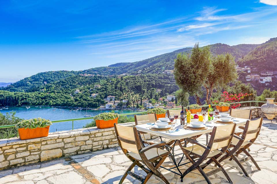Listing photograph 5 of 24 of the house in Kalami, published by Corfu Home Finders.