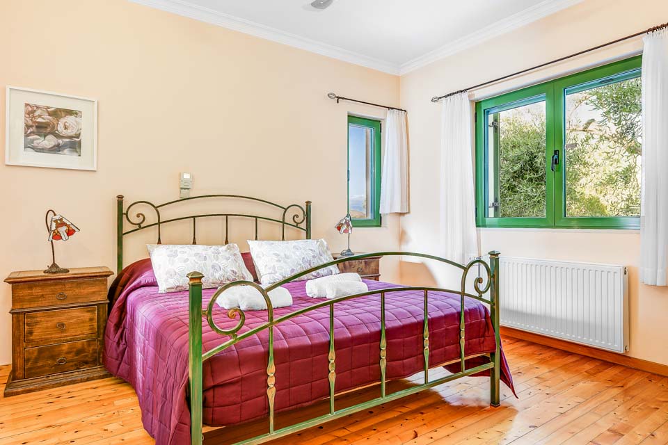 Listing photograph 14 of 24 of the house in Kalami, published by Corfu Home Finders.