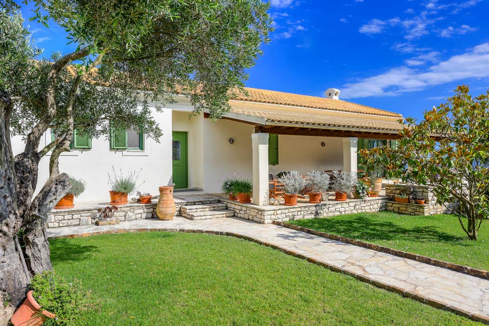 Listing photograph 6 of 24 of the house in Kalami, published by Corfu Home Finders.