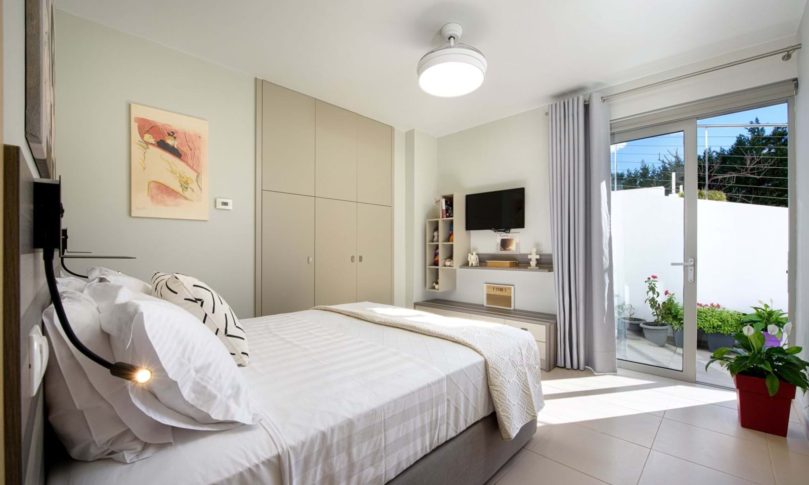 Listing photograph 15 of 22 of the house in Dassia, published by Corfu Home Finders.