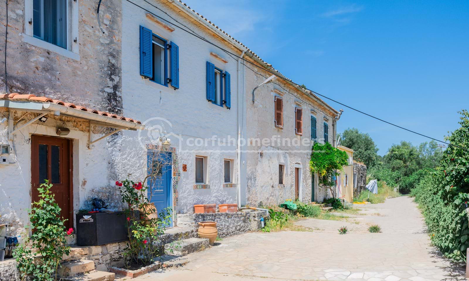 Listing photograph 2 of 18 of the house in Kassiopi, published by Corfu Home Finders.