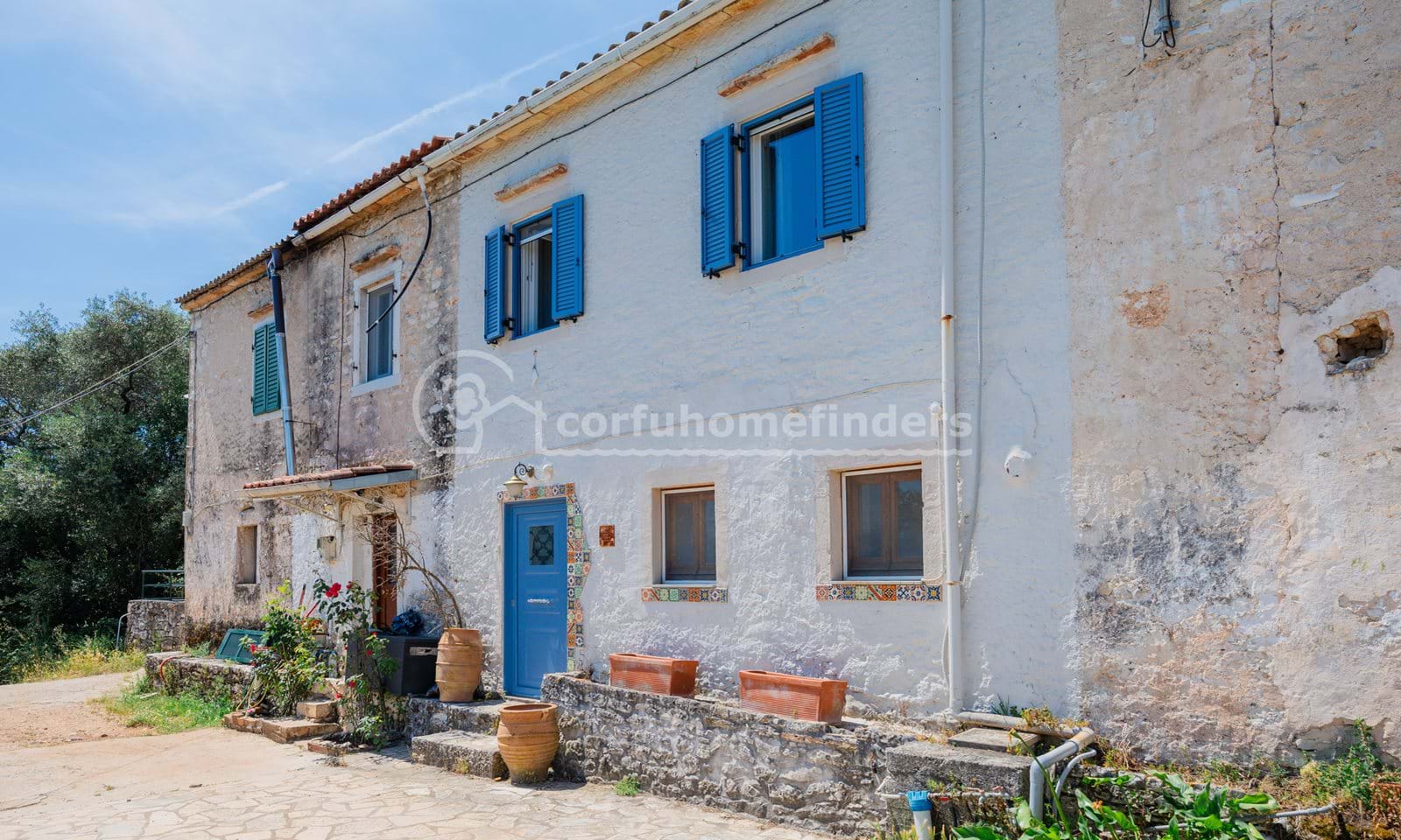 Listing photograph 1 of 18 of the house in Kassiopi, published by Corfu Home Finders.