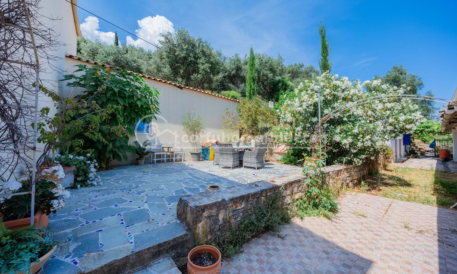 Listing photograph 17 of 18 of the house in Kassiopi, published by Corfu Home Finders.