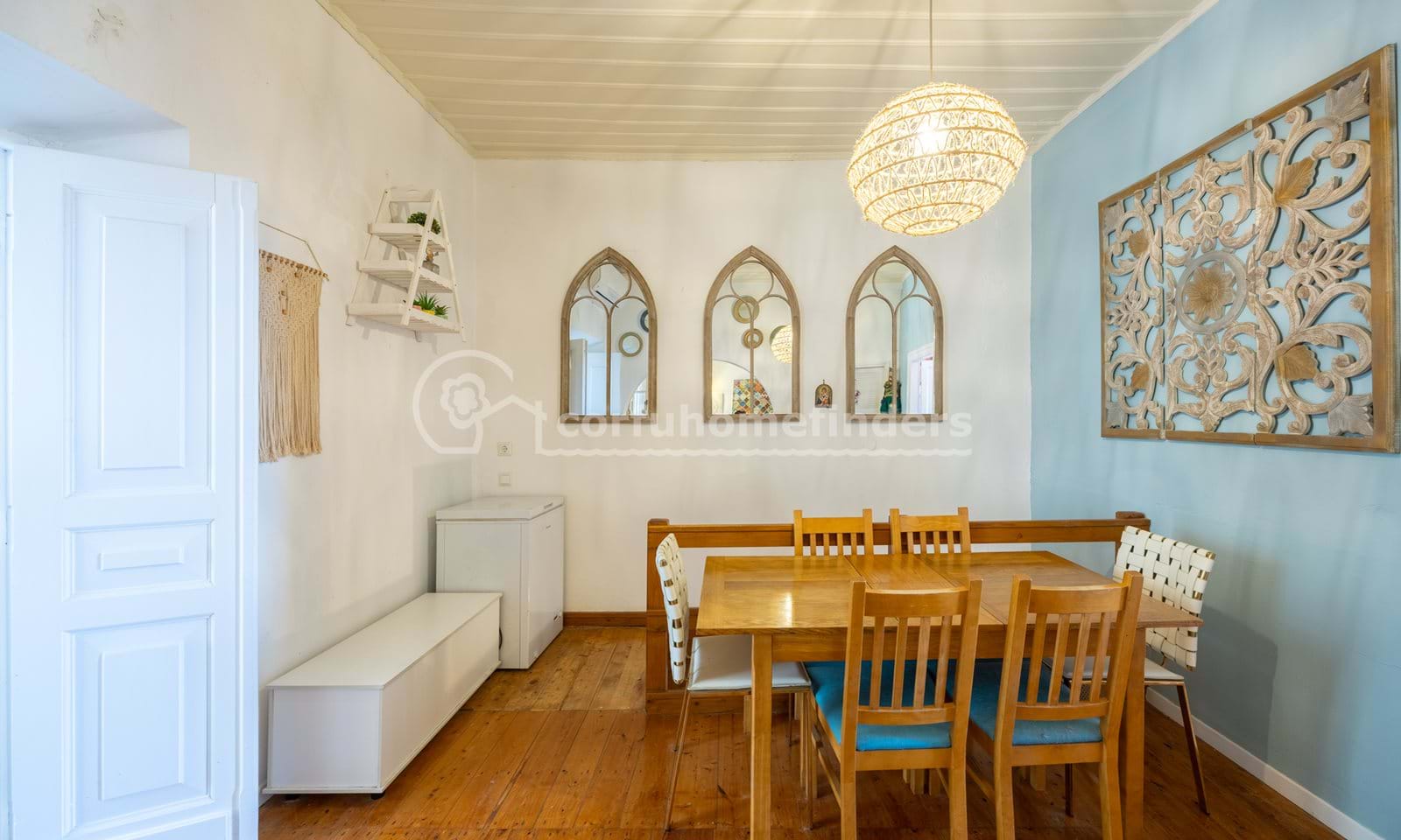 Listing photograph 8 of 18 of the house in Kassiopi, published by Corfu Home Finders.