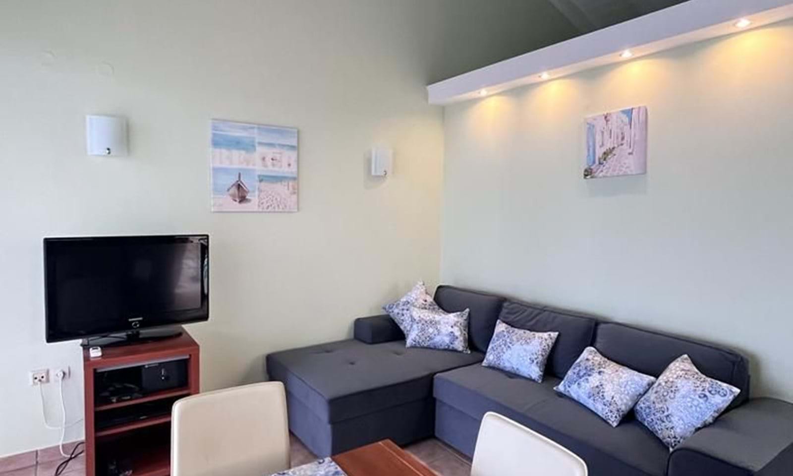 Listing photograph 4 of 8 of the apartment in Barbati, published by Corfu Home Finders.